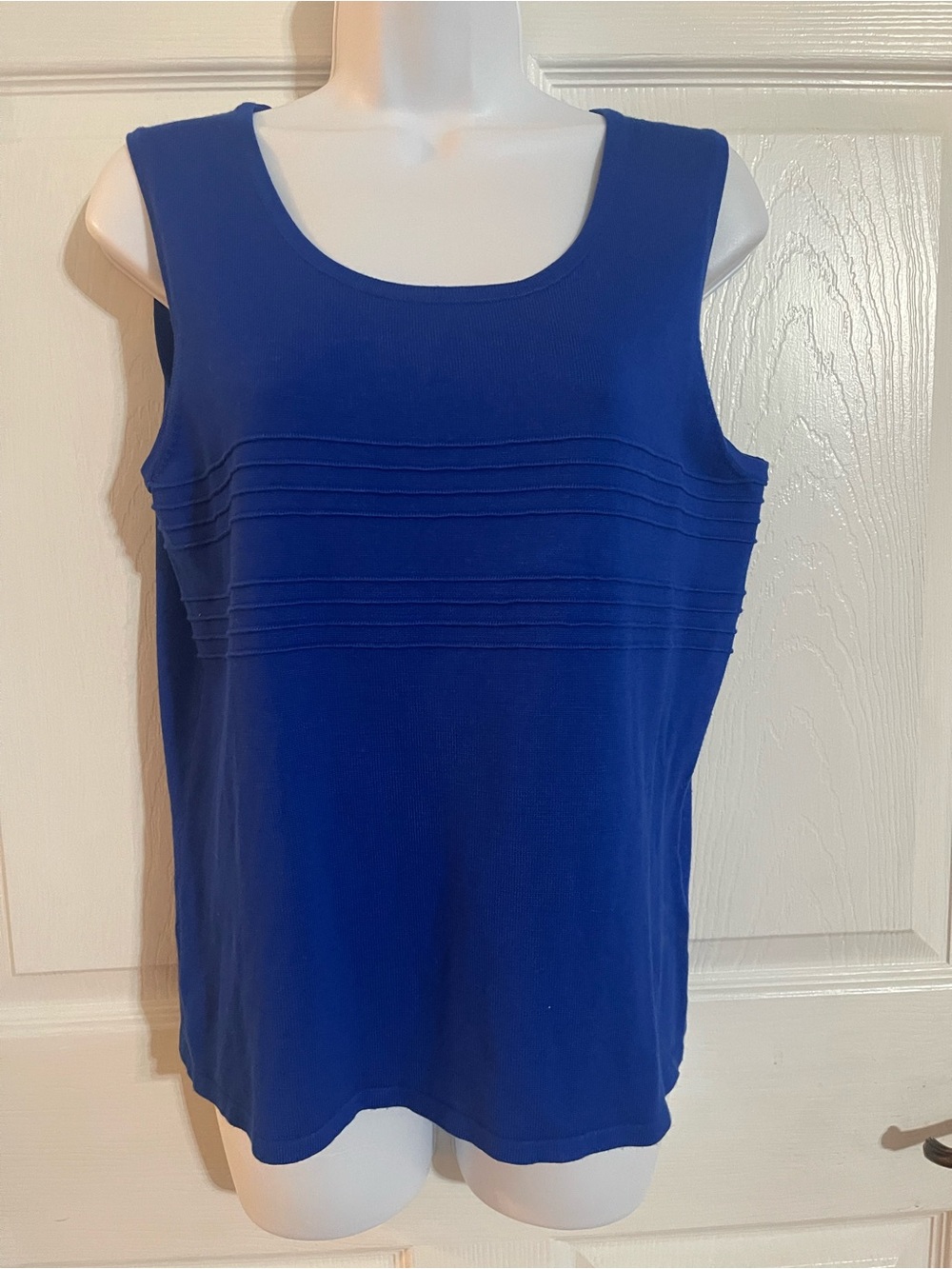 Blue Cable and Guage Women's Sleeveless Pleaded Front Tank Top